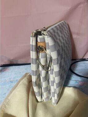 Checkered Fashion White and Gray Sling Bag, Body Bag with Gold Hardware